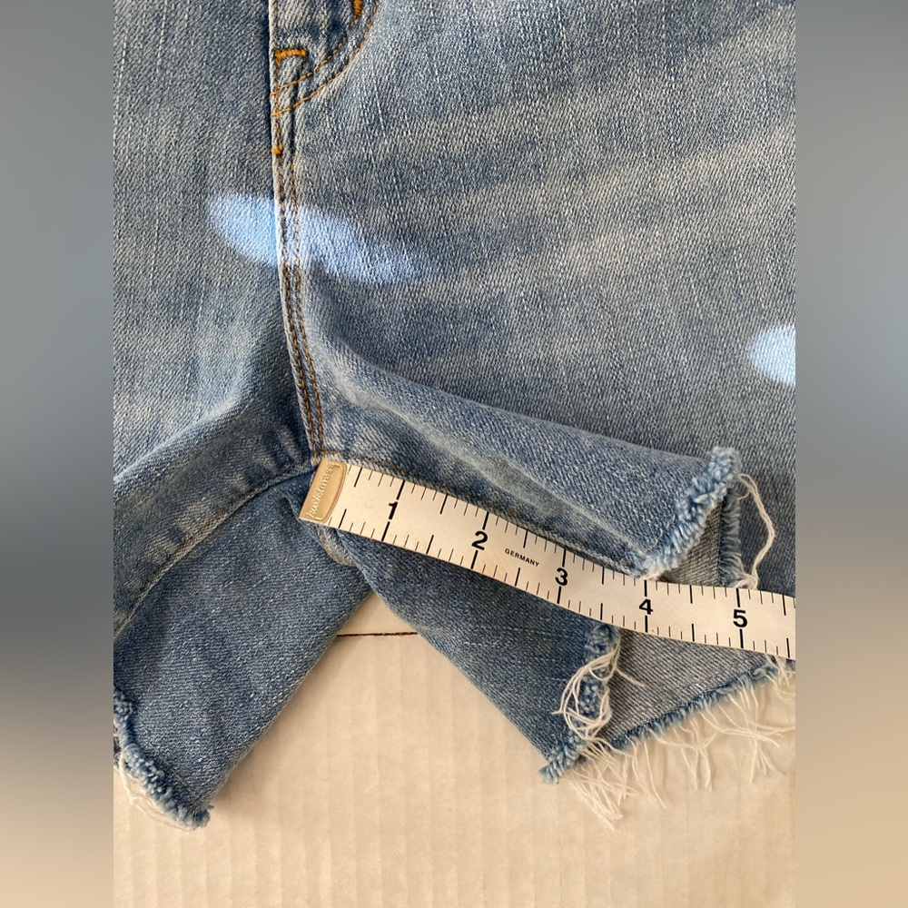 RE-IMAGINED by J.Crew Raw Hem High Rise Whiskered Denim Blue Jean Short Size 29 - Picture 2 of 9